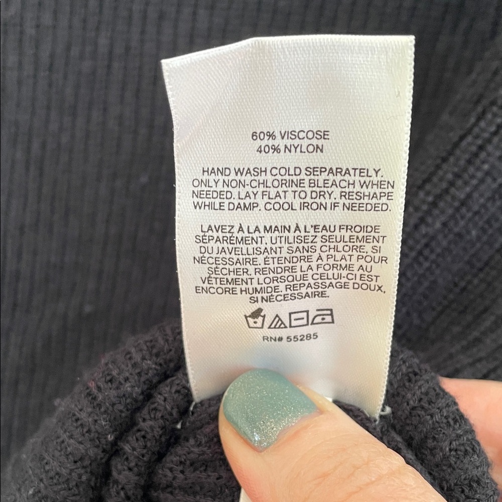 Express Dark Knit Pullover - Picture 5 of 5